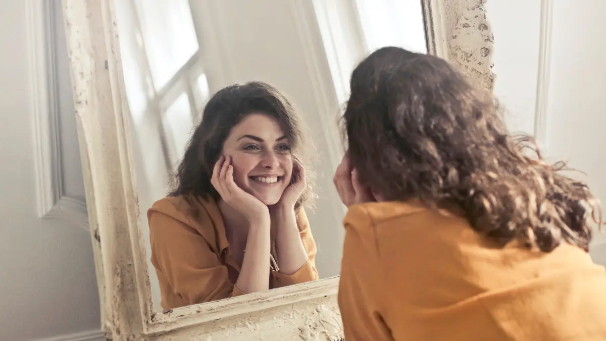Come il sorriso influisce su autostima, relazioni e carriera